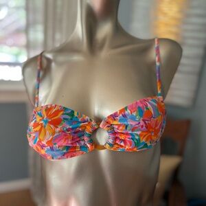 NWT- Blackbough Floral Bikini Top with Ring Detail - XS